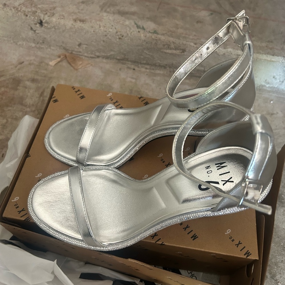 Mix No. 6 Metallic Silver Heels